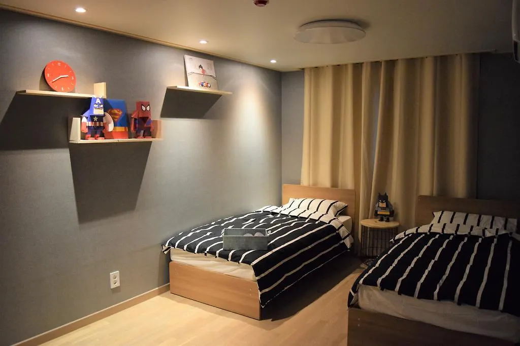 Red Stone Guesthouse 서울특별시 3*,  대한민국
