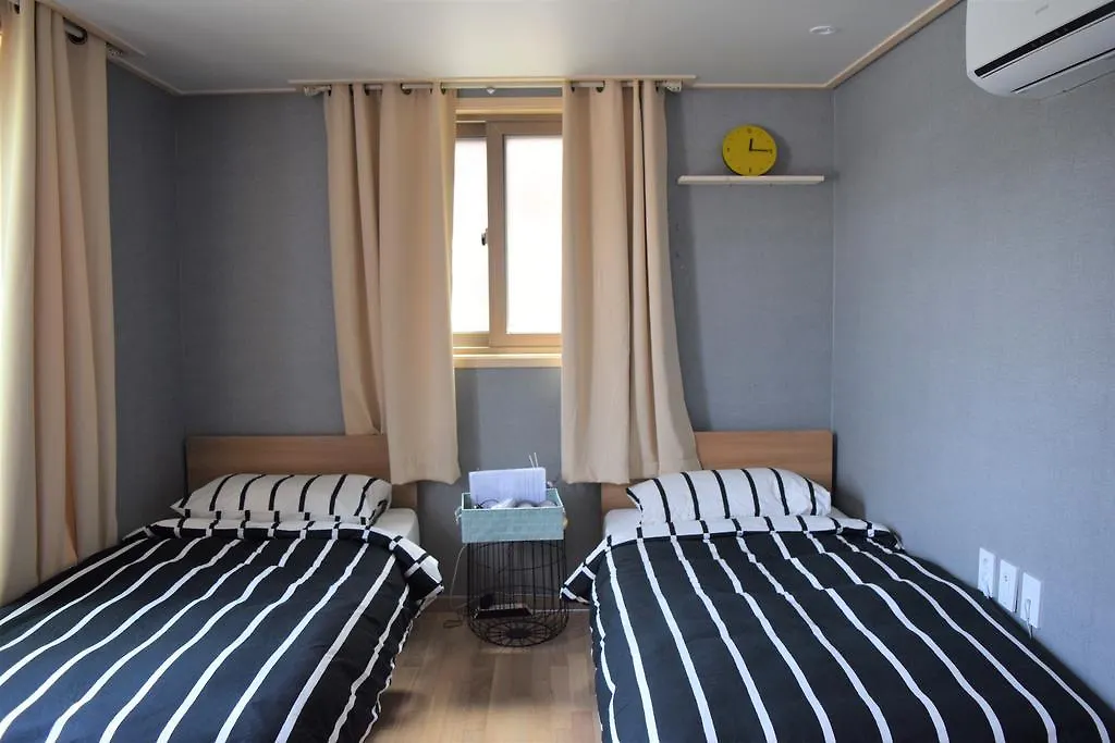 *** 게스트하우스 Red Stone Guesthouse 서울특별시 대한민국