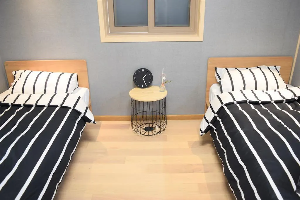 Red Stone Guesthouse Guest house Seoul
